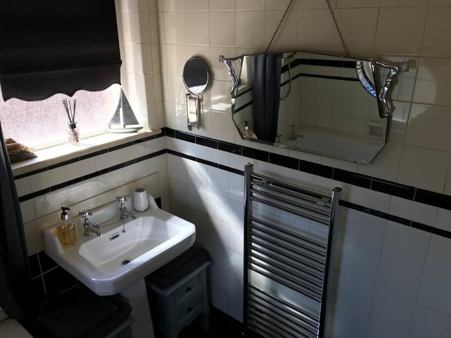 The Beach House South - Blackpool - Entire Holiday Home Екстериор снимка